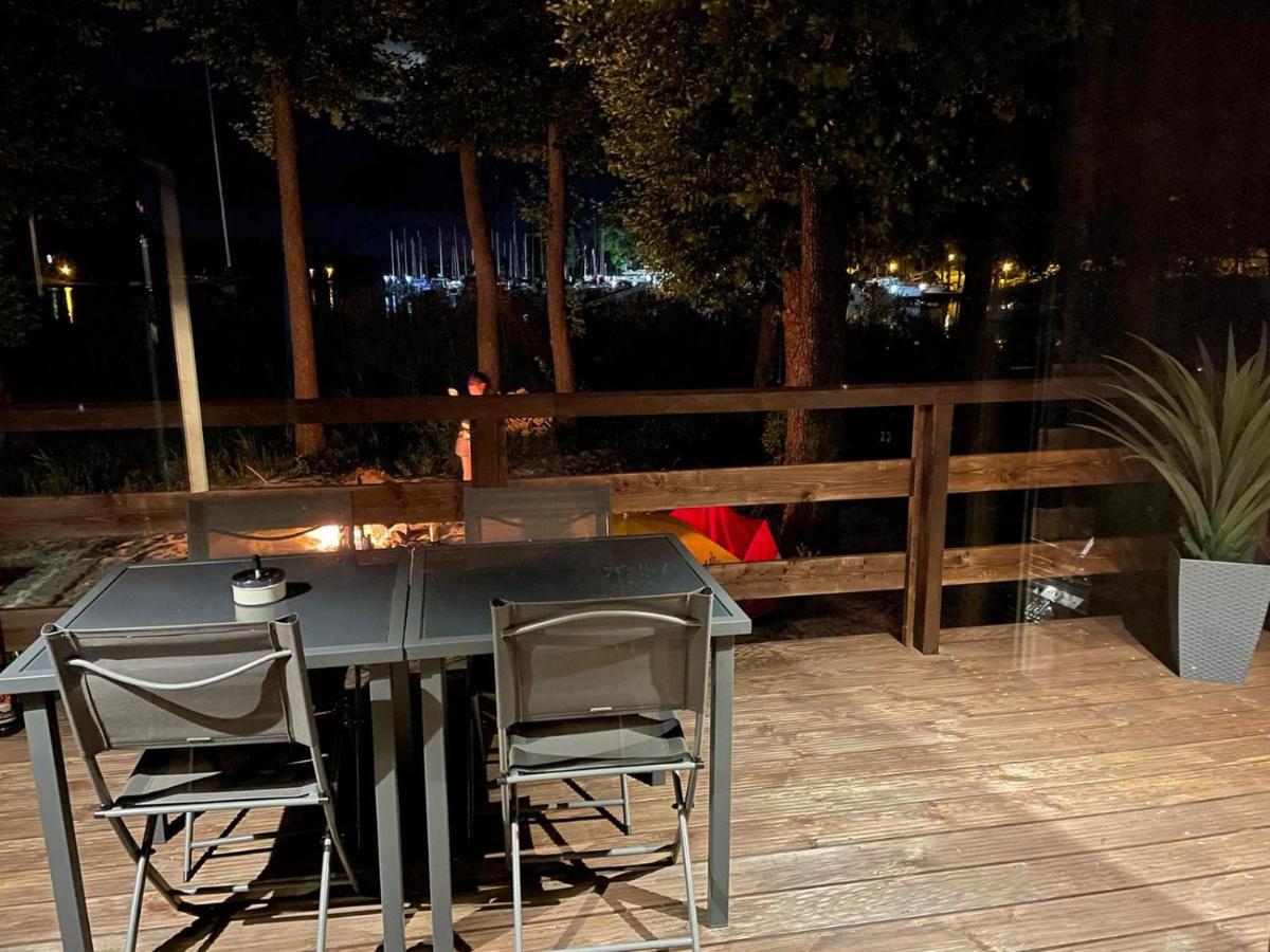 גיז'יצקו Xoxo Lake House מראה חיצוני תמונה