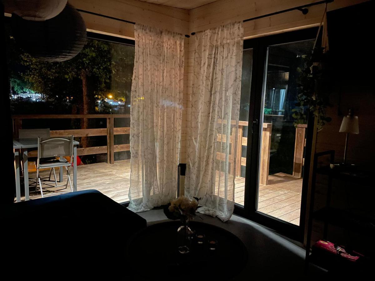 גיז'יצקו Xoxo Lake House מראה חיצוני תמונה